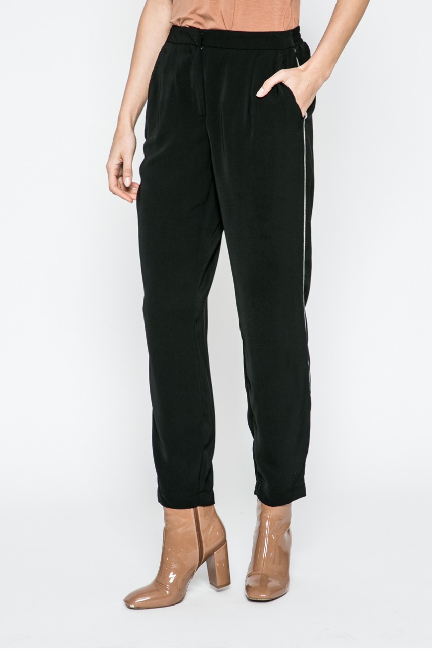 Vero Moda - Nadrág Adrianne fotója