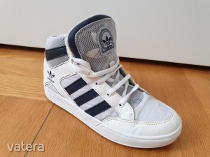 Adidas szuper fehér magas szárú cipő << lejárt 4834526 24 fotója