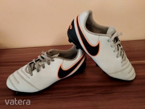 Nike foci cipő 36.5 << lejárt 7555027 86 fotója