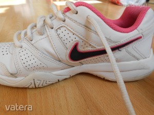35,5-es Nike cipő eladó << lejárt 8655075 6 fotója