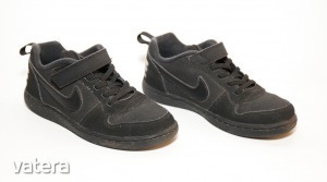 Nike 32-es gyerek átmeneti utcai félcipő << lejárt 549705 75 fotója