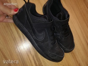 34-es fekete Nike cipő, fiunak << lejárt 8140222 40 fotója
