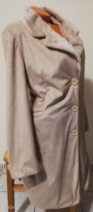 Nagyon szép,ELEGÁNS, karcsúsított bézs színű pihe-puha meleg kabát, igényesnek, 42-es  << lejárt 1147520 66 fotója