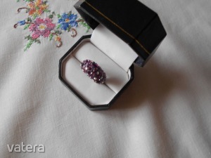 Lila swarovski köves koktélgyűrű << lejárt 9811210 67 fotója