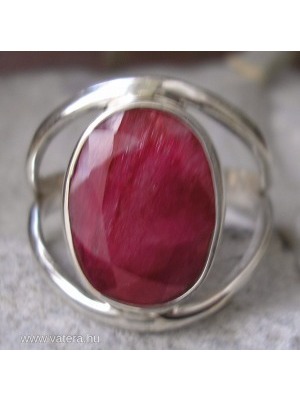 925 ezüst gyűrű opak rubinnal 17,9/56,2 mm << lejárt 664672