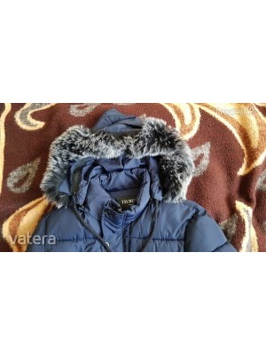 Téli kabát 12 év körüli gyermeknek - bélelt, levehető kapucnis, cipzár és patent << lejárt 119486