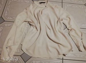 Zara csodás, törtfehér színű elegáns blúzocska, igényesnek - M-es ÚJSZERŰ << lejárt 6184314 37 fotója