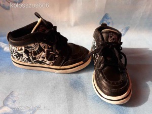 Adidas cipő fiúnak (26-os) << lejárt 4573590 58 fotója
