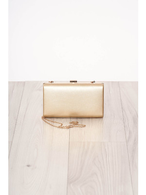 Aranyszínű alkalmi szintetikus bőr táska hosszú, lánc jellegű akasztóval és csatokkal van ellátva << lejárt 876553
