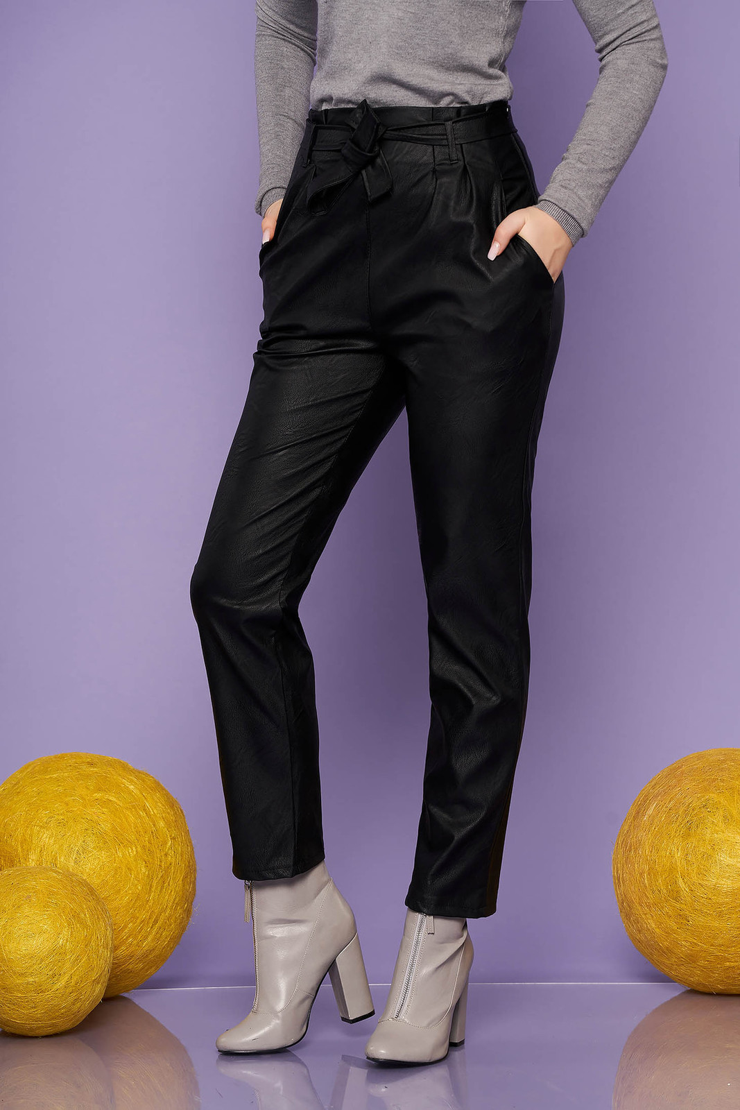 Fekete casual zsebes kónikus magas derekú nadrág műbőrből övvel ellátva << lejárt 389168 20 fotója