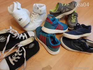 15 pár kisfiu cipő Adidas, Nike, Lonsdale, Next.... << lejárt 6688834 97 fotója