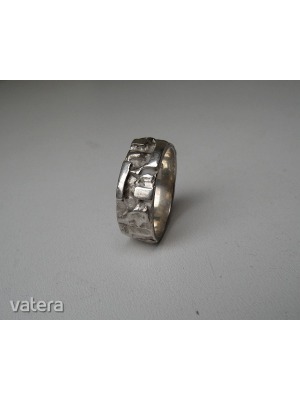 Designer ezüst karikagyűrű gyűrt, rusztikus felülettel -uniszex! << lejárt 713409