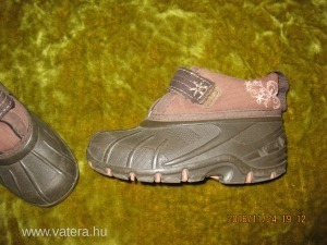 Vastag, meleg, polárral bélelt gumis lábfejű kislány cipő, esőcipő, sárcipő,29-29,5 -ö << lejárt 9619776 87 fotója