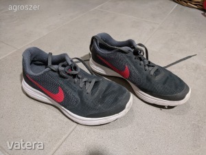Nike 35 sportcipő megkímélt állapotban << lejárt 5367237 47 fotója