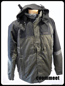 Parallel fekete-khaki, levehető kapucnis, vízhatlan, polárral bélelt, vastag kabát, dz << lejárt 159612 69 fotója