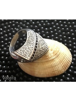 Cirkonkoves fekete-feher ezüst gyűrű eladó << lejárt 476395