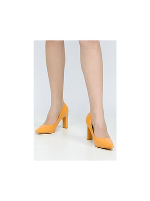 Granisa i sárga magassarkú cipők << lejárt 904436
