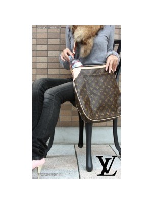 Louis Vuitton ODEON MM Női Táska Bőrből M56389 << lejárt 290028