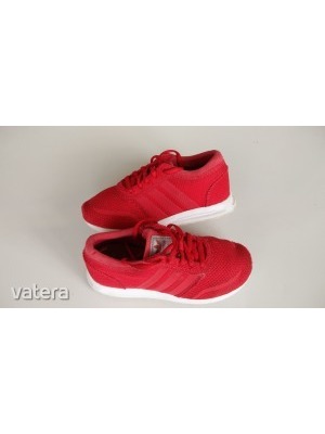 Adidas piros 30-as hibátlan sportcipő 18,5 cm << lejárt 110647