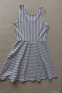H&m fekete-fehér csíkos ruha, 10-12 év, újszerű! << lejárt 5571979 46 fotója