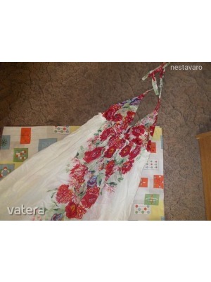 NEW LOOK nyakpántos virágos hosszú ruha - M/L méret - 5 vásárolt termékből a legolcsóbb AJÁNDÉK! << lejárt 636632