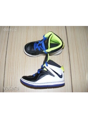 Nike 26-os (UK8.5, CM 15) sportcipő, bth.: 16,5 cm << lejárt 383929