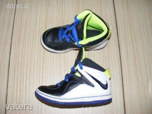 Nike 26-os (UK8.5, CM 15) sportcipő, bth.: 16,5 cm << lejárt 4600334 65 fotója