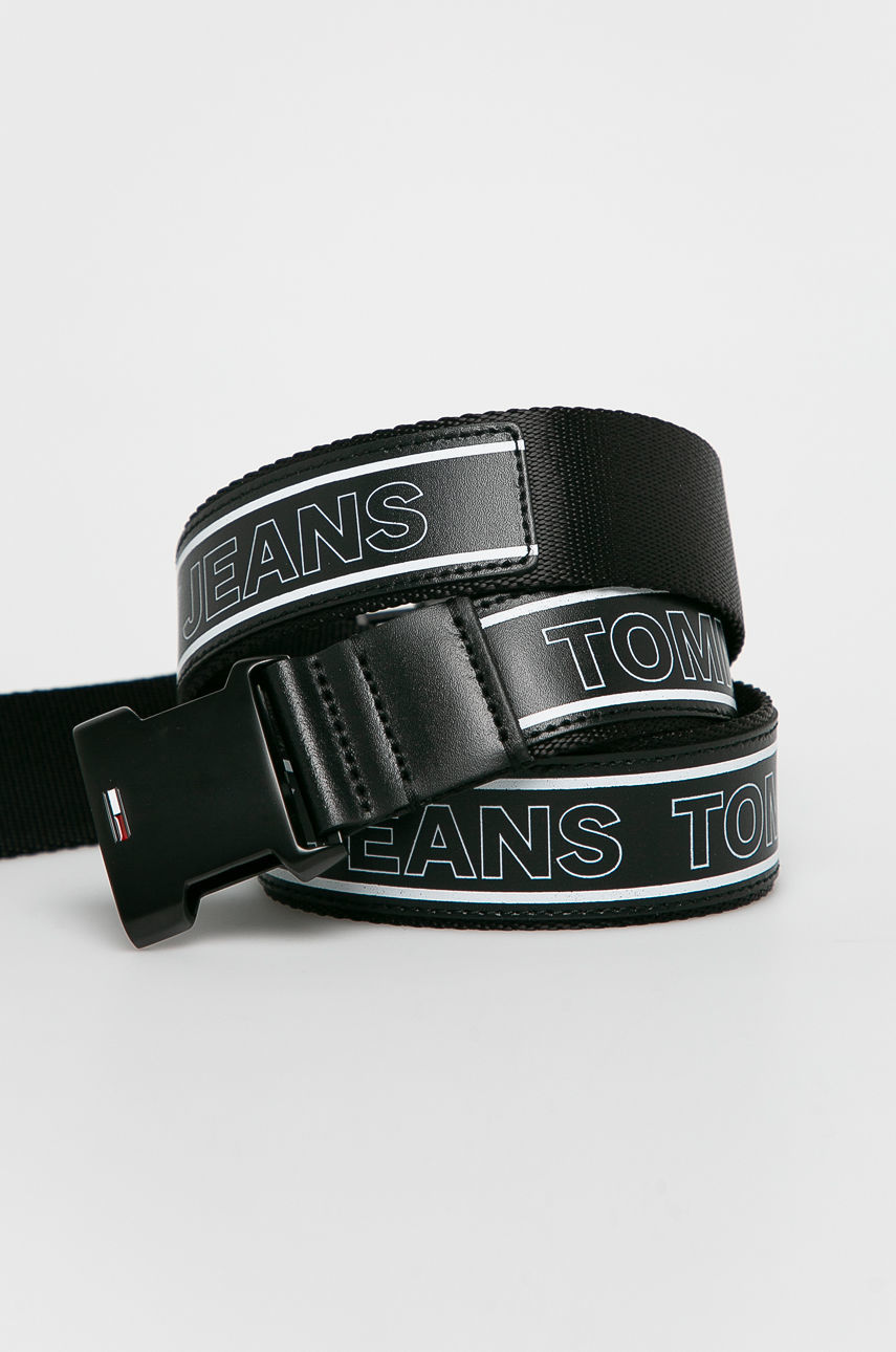 Tommy Jeans - Öv fotója