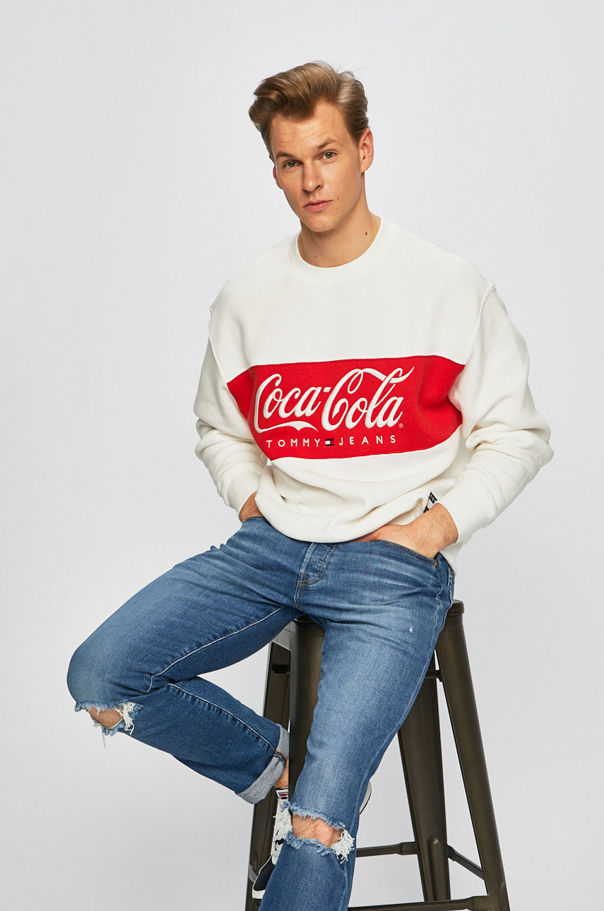Tommy Jeans - Felső x Coca-Cola fotója