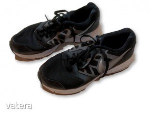 36-os fekete sportcipő - Nike << lejárt 1879120 79 fotója