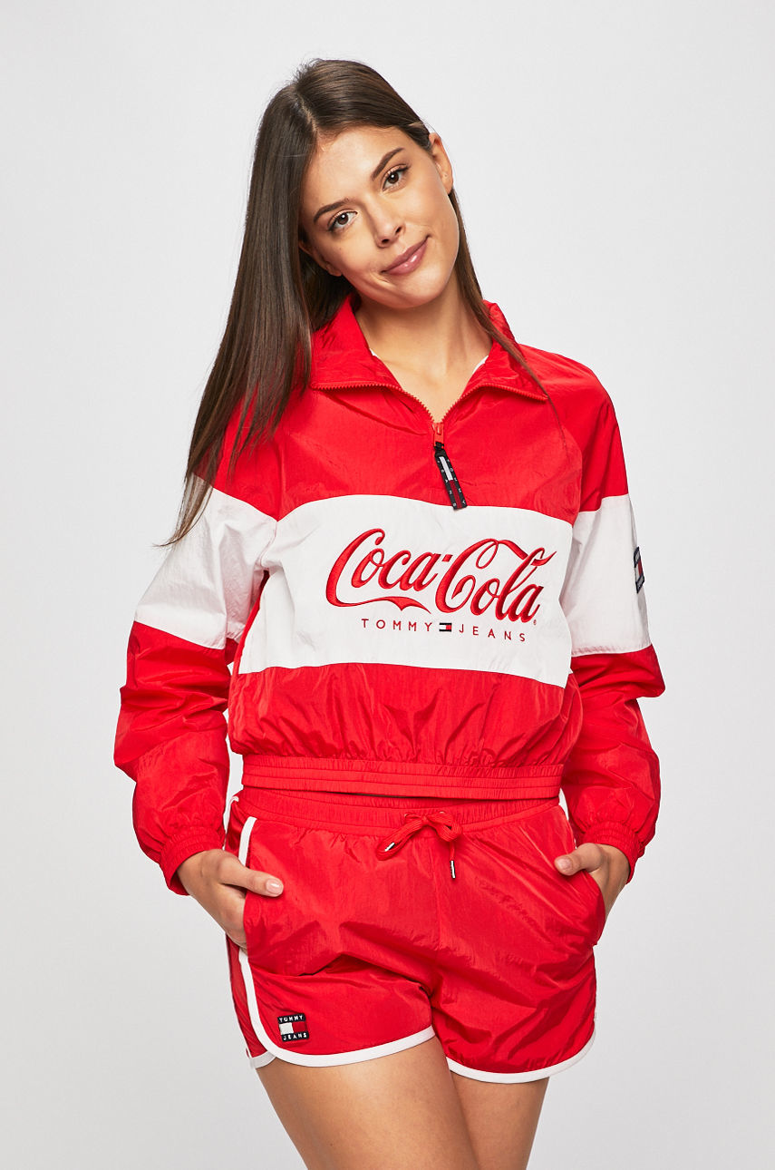 Tommy Jeans - Rövid kabát x Coca-Cola fotója