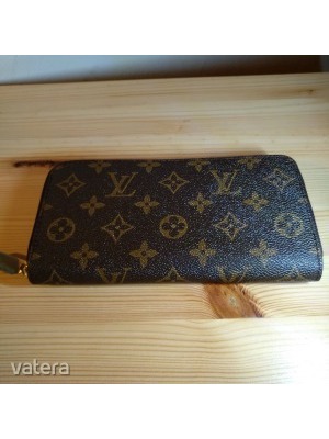Eladó Louis Vuitton Női pénztárca és irattárca sok rekeszes új,replika. << lejárt 219665