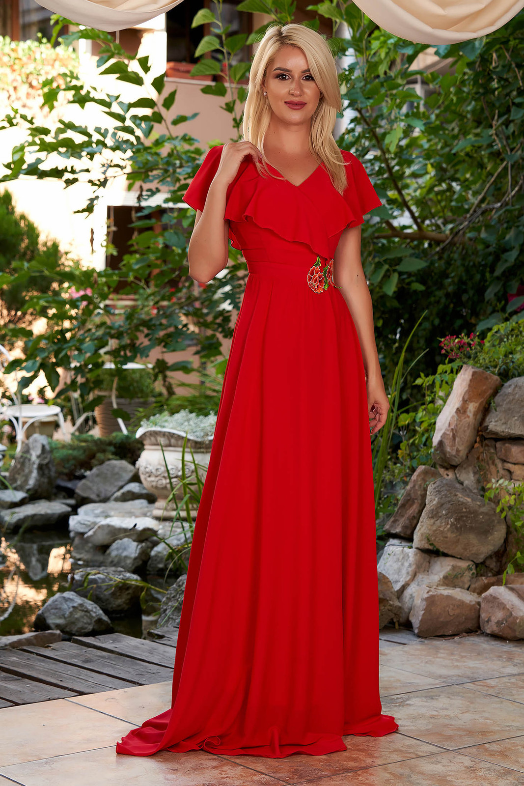 Piros StarShinerS hosszú alkalmi ruha muszlinból fodrokkal a dekoltázs vonalánál << lejárt 2874239 41 fotója