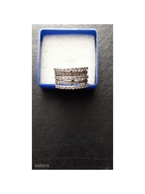 női ezüst gyűrű sok csillogó kővel << lejárt 249795
