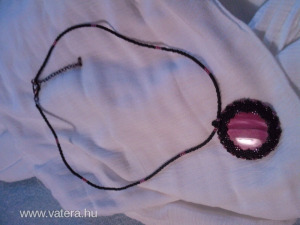 Fekete-lila gyöngy nyaklánc medállal << lejárt 8245529 53 fotója