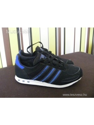 30.5-es Adidas sportcipő << lejárt 392913