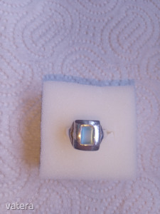 Szép szögletes ezüst gyűrű világoskék kővel << lejárt 3505214 57 fotója