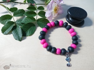 egyedi kézzel készült ékszerek kézműves ékszer fekete pink karkötő cica macska charmma << lejárt 4667043 4 fotója