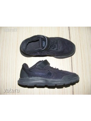 Nike revolution 27,5-es (UK10, CM16.5) sportcipő, bth.: 17,5 cm << lejárt 844173