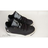 NIKE JORDAN fekete vízálló 29-es 18 cm cipő edzőcipő sportcipő << lejárt 611507