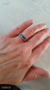 Ezüst gyűrű gyöngyházzal; fémjeles, 925-ös finomságú << lejárt 2262485 50 fotója