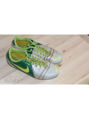 Nike support foci csuka, fém stoplis cipő (36.5méret) << lejárt 443369