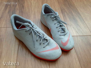 Nike szürke foci cipő, teremcipő 38 << lejárt 5941481 90 fotója