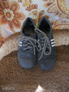 29/30-as Adidas puha bőr, utcai cipő. << lejárt 2010186 56 fotója