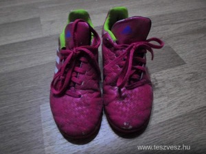 Adidas gyerek műfüves foci cipő 35,5 méretben << lejárt 3339101 26 fotója