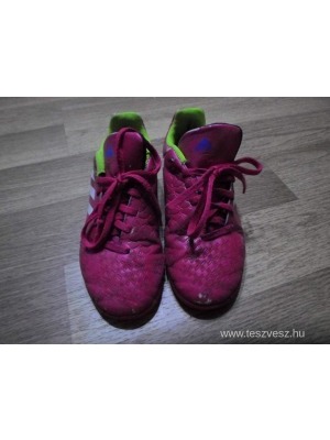 Adidas gyerek műfüves foci cipő 35,5 méretben << lejárt 849675