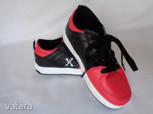 SIDEWALKSPORTS gyerek piros-fekete új,kétkerekű gurulós,görgős sportcipő 32 << lejárt 8907661 67 fotója