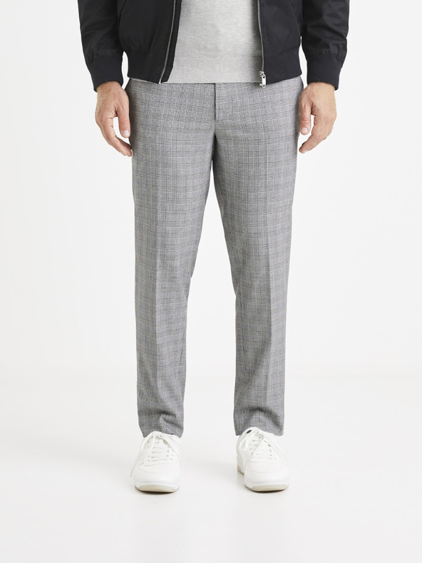 Celio Volouis2 Nadrág Szürke << lejárt 9419980 6 << lejárt 3065492 11 << lejárt 789 42 fotója