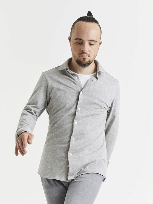 Celio Ing Szürke << lejárt 998384 88 << lejárt 4102859 7 fotója