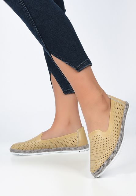 Lasara bézs bőr espadrilles fotója